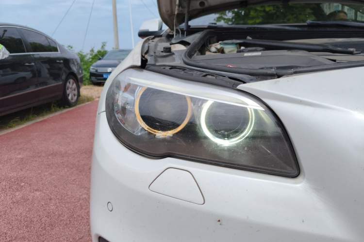 Used BMW 5 Series 2014 520i Elegant Edition Right Front Headlight