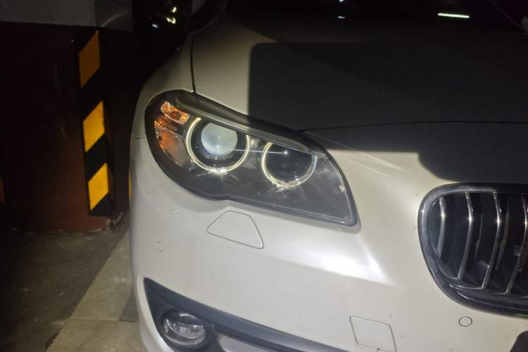 Used BMW 5 Series 2014 525Li Leading Model Right Front Headlight
