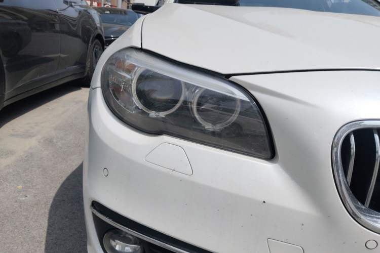 Used BMW 5 Series 2014 525Li Luxury Design Package Right Front Headlight