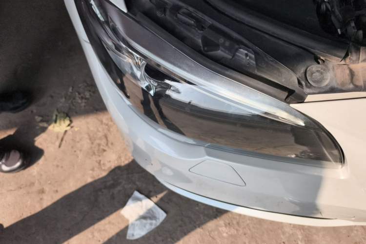 Used BMW 5 Series 2014 520Li Elegant Model Right Front Headlight