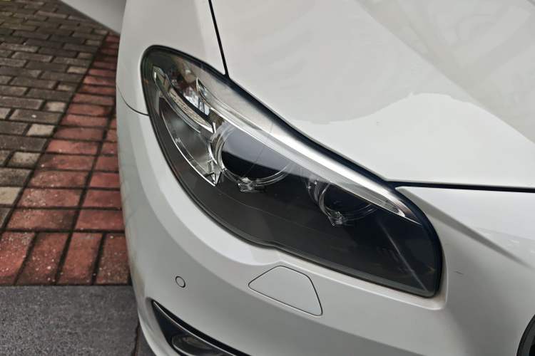 Used BMW 5 Series 2014 525Li Luxury Design Package Right Front Headlight