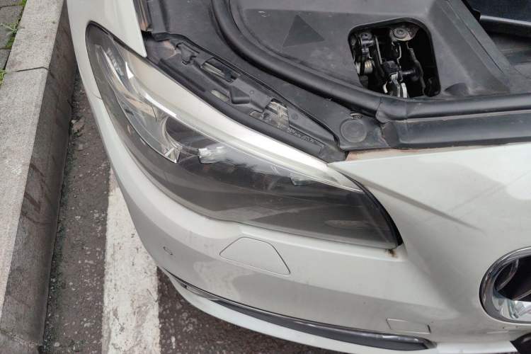 Used BMW 5 Series 2014 525Li Luxury Design Package Right Front Headlight