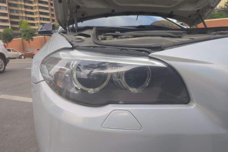 Used BMW 5 Series 2014 525Li Luxury Design Package Right Front Headlight