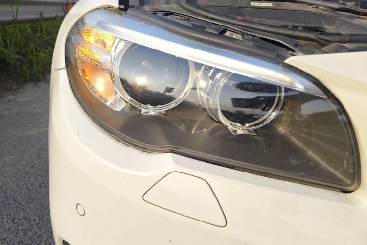 Used BMW 5 Series 2014 525Li Luxury Design Package Right Front Headlight