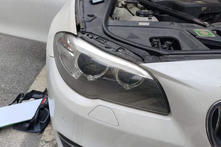 Used BMW 5 Series 2014 525Li Luxury Design Package Right Front Headlight
