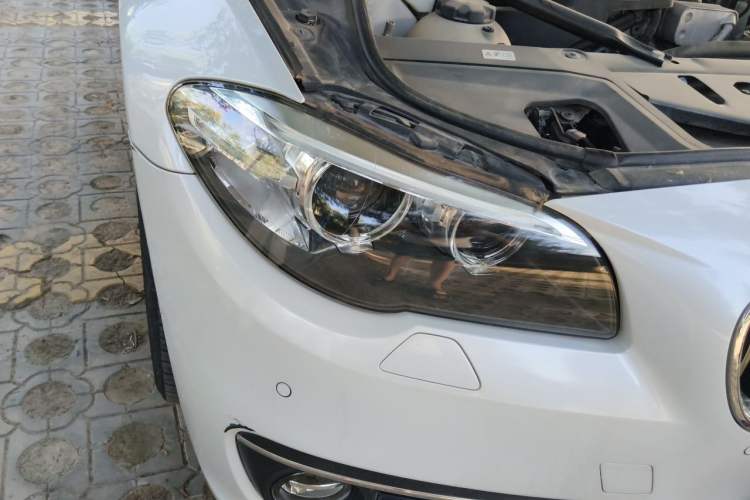 Used BMW 5 Series 2014 525Li Luxury Design Package Right Front Headlight