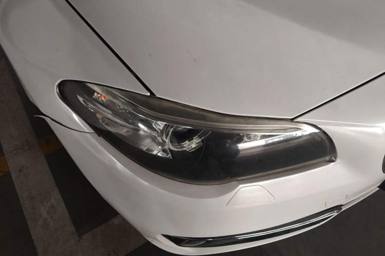Used BMW 5 Series 2014 525Li Luxury Design Package Right Front Headlight