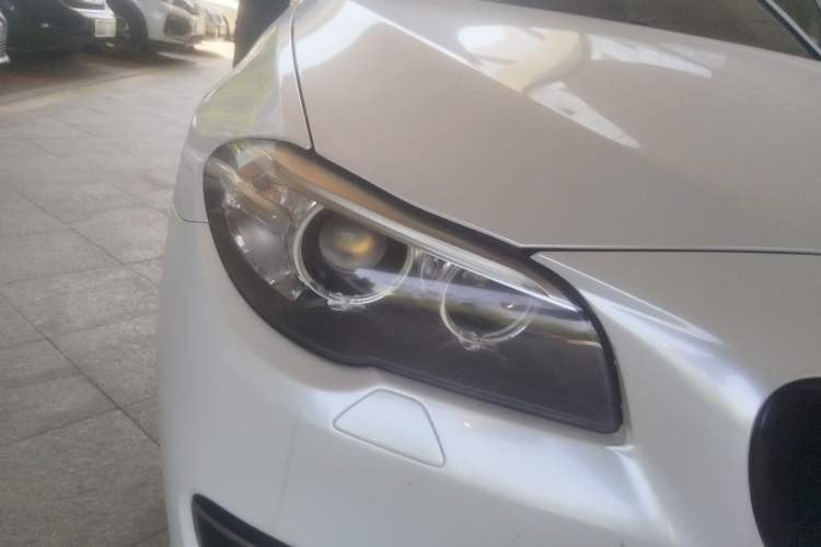 Used BMW 5 Series 2014 525Li Luxury Design Package Right Front Headlight