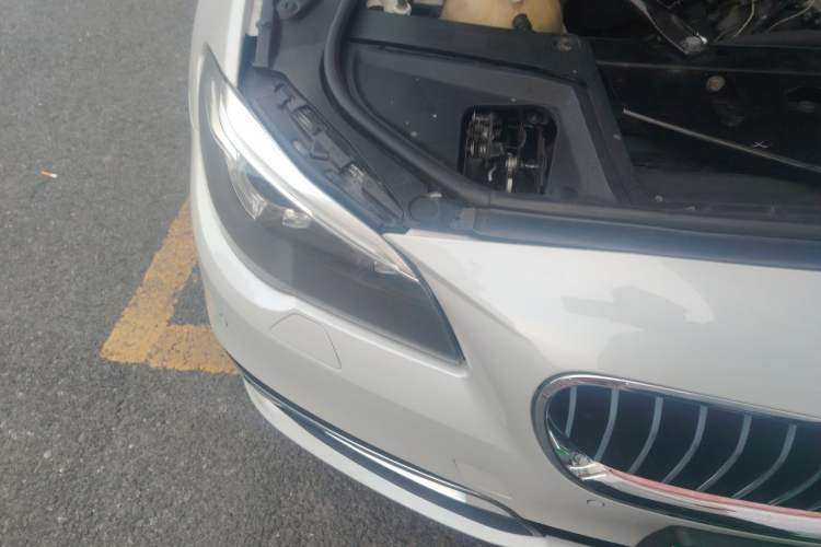 Used BMW 5 Series 2014 525Li Luxury Design Package Right Front Headlight