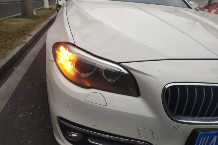 Used BMW 5 Series 2014 525Li Leading Model Right Front Headlight