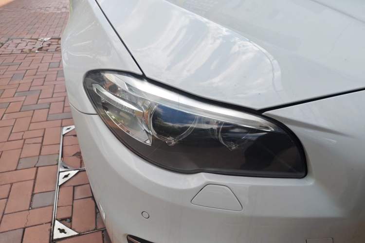 Used BMW 5 Series 2014 525Li Luxury Design Package Right Front Headlight