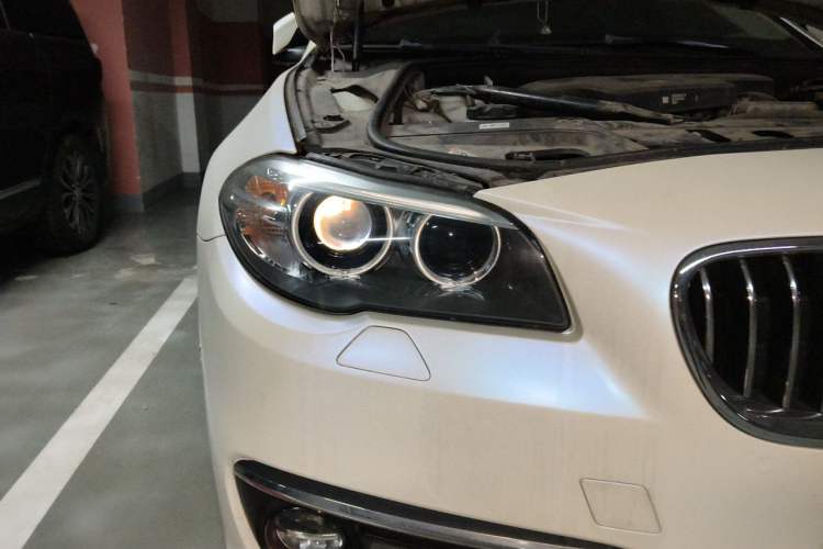 Used BMW 5 Series 2014 525Li Leading Model Right Front Headlight