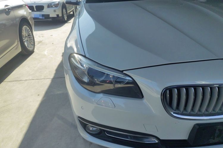 Used BMW 5 Series 2014 525Li Luxury Design Package Right Front Headlight