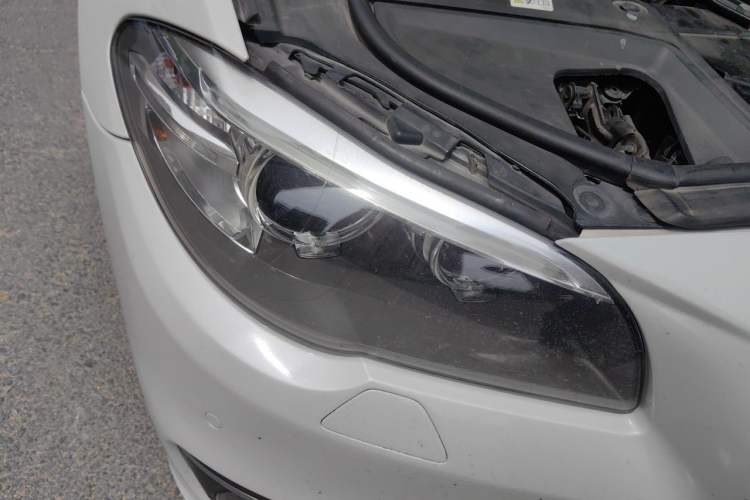 Used BMW 5 Series 2014 525Li Luxury Design Package Right Front Headlight