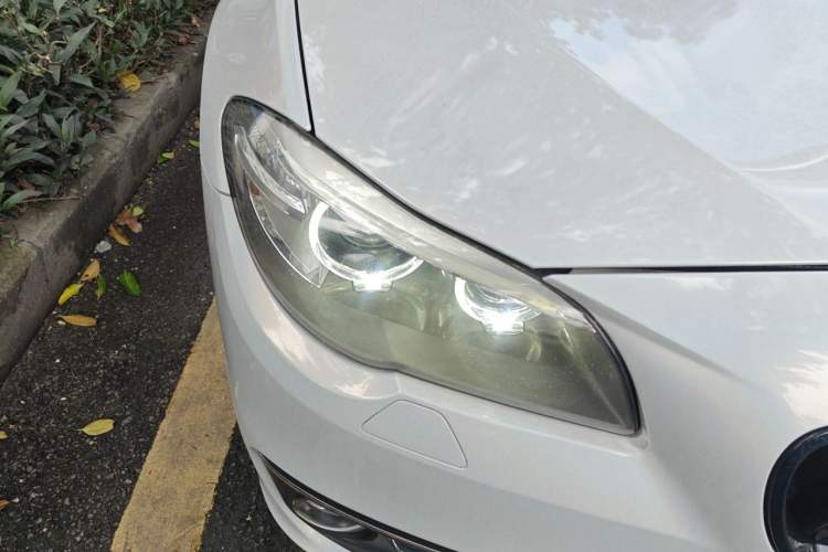 Used BMW 5 Series 2014 525Li Luxury Design Package Right Front Headlight