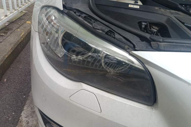 Used BMW 5 Series 2014 525Li Luxury Design Package Right Front Headlight