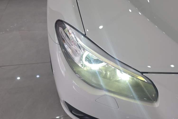 Used BMW 5 Series 2014 525Li Leading Model Right Front Headlight