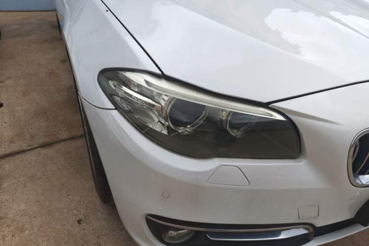 Used BMW 5 Series 2014 525Li Luxury Design Package Right Front Headlight