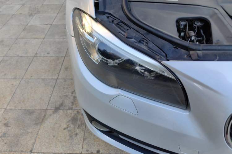 Used BMW 5 Series 2014 525Li Leading Model Right Front Headlight