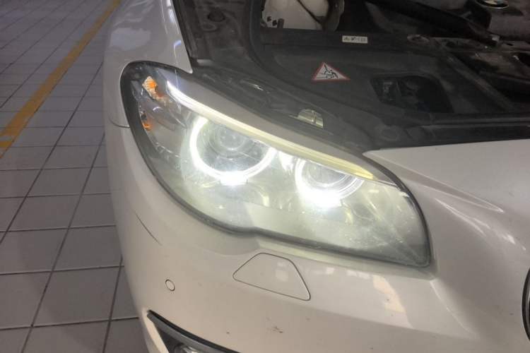 Used BMW 5 Series 2014 535Li Leading Model Right Front Headlight