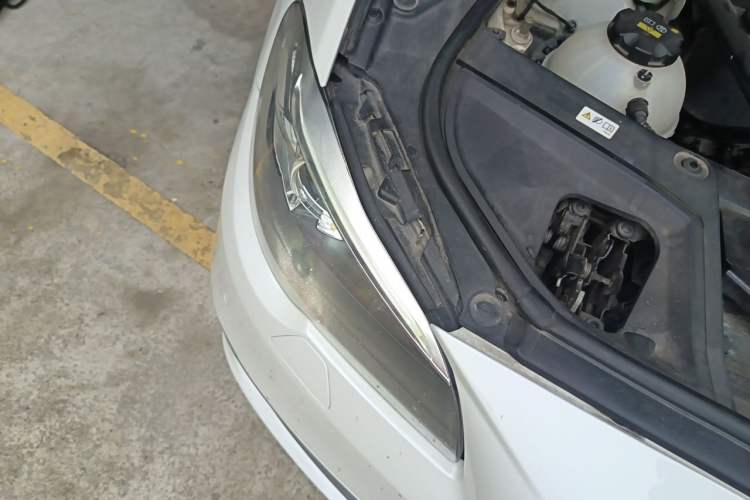 Used BMW 5 Series 2014 525Li Luxury Design Package Right Front Headlight