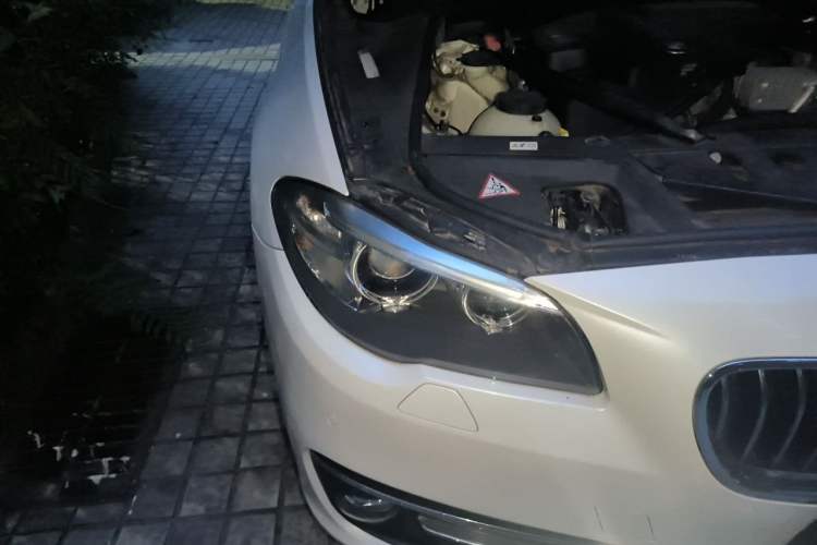 Used BMW 5 Series 2014 525Li Luxury Design Package Right Front Headlight