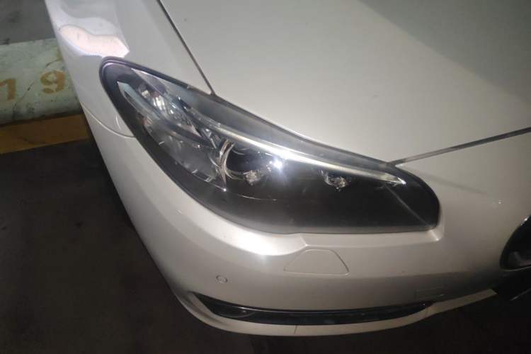 Used BMW 5 Series 2014 525Li Luxury Design Package Right Front Headlight