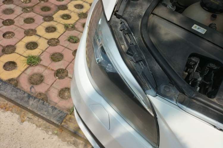 Used BMW 5 Series 2014 520Li Elegant Model Right Front Headlight