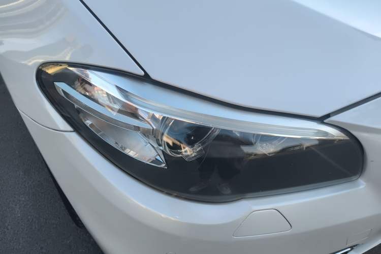 Used BMW 5 Series 2014 525Li Luxury Design Package Right Front Headlight