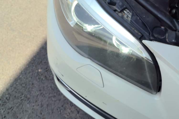 Used BMW 5 Series 2014 525Li Luxury Design Package Right Front Headlight