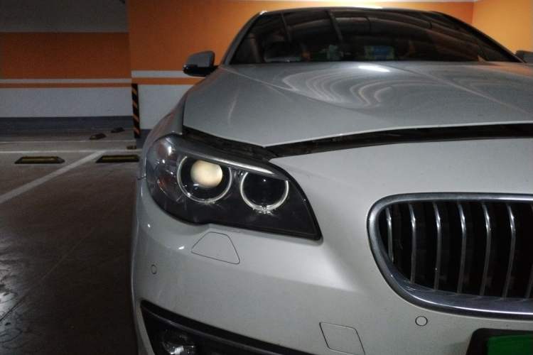 Used BMW 5 Series 2014 525Li Luxury Design Package Right Front Headlight