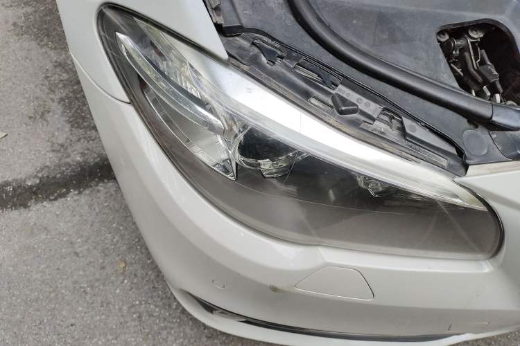 Used BMW 5 Series 2014 525Li Luxury Design Package Right Front Headlight