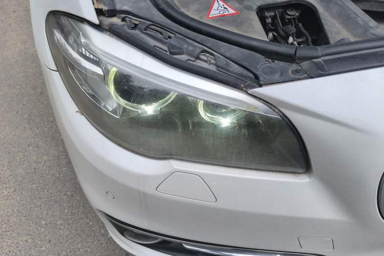 Used BMW 5 Series 2014 525Li Luxury Design Package Right Front Headlight
