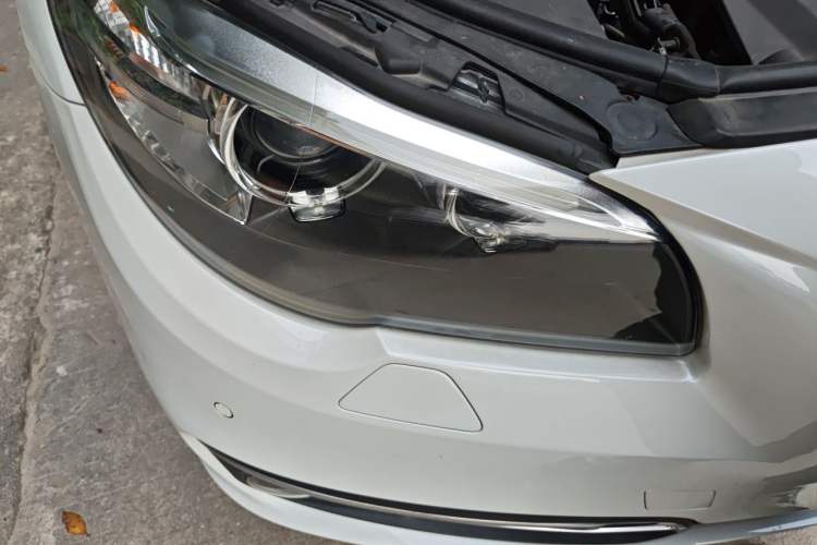 Used BMW 5 Series 2014 525Li Luxury Design Package Right Front Headlight