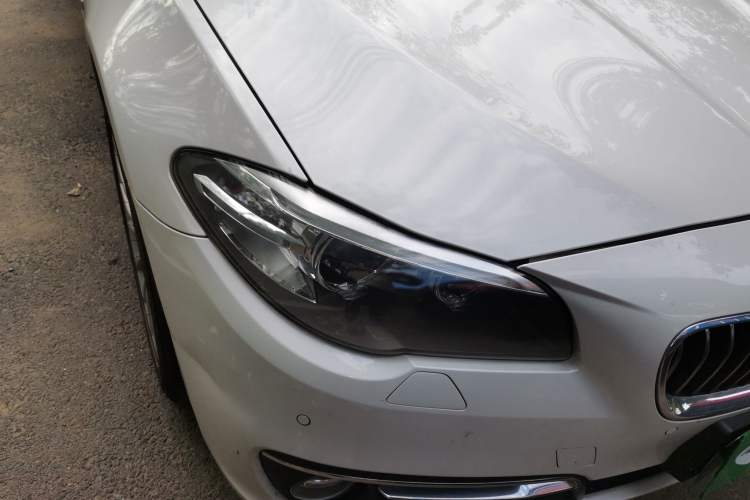 Used BMW 5 Series 2014 525Li Luxury Design Package Right Front Headlight