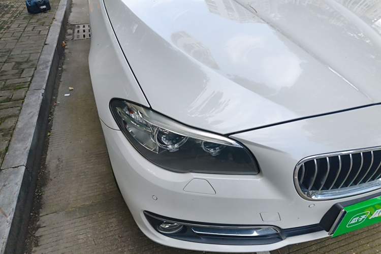Used BMW 5 Series 2014 525Li Luxury Design Package Right Front Headlight