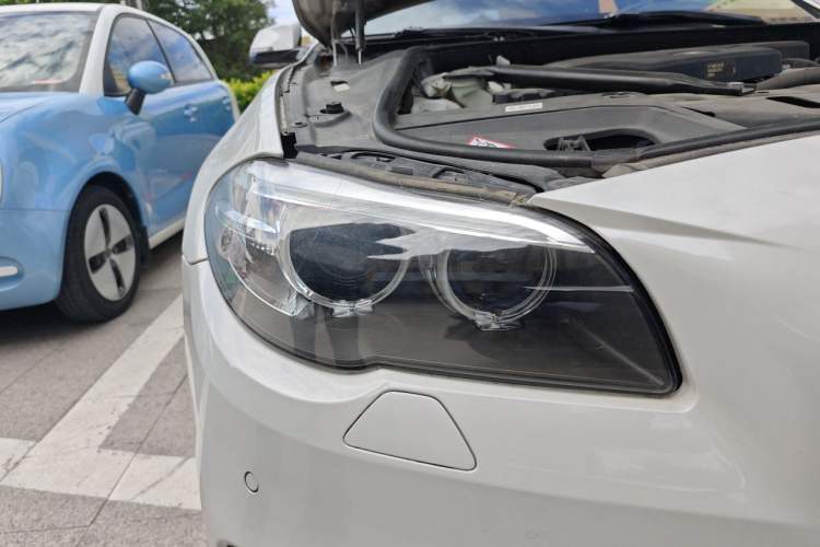 Used BMW 5 Series 2014 525Li Luxury Design Package Right Front Headlight