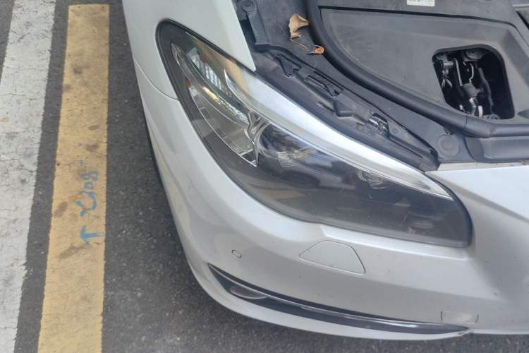 Used BMW 5 Series 2014 525Li Luxury Design Package Right Front Headlight