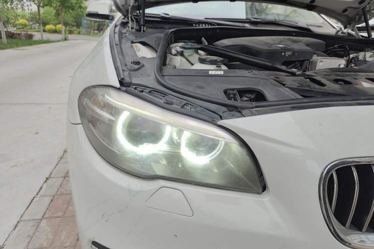Used BMW 5 Series 2014 525Li Luxury Design Package Right Front Headlight
