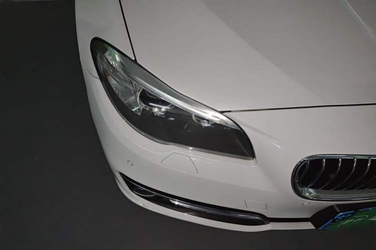 Used BMW 5 Series 2014 525Li Luxury Design Package Right Front Headlight