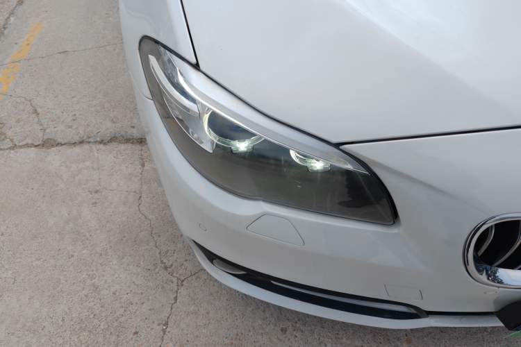 Used BMW 5 Series 2014 525Li Leading Model Right Front Headlight