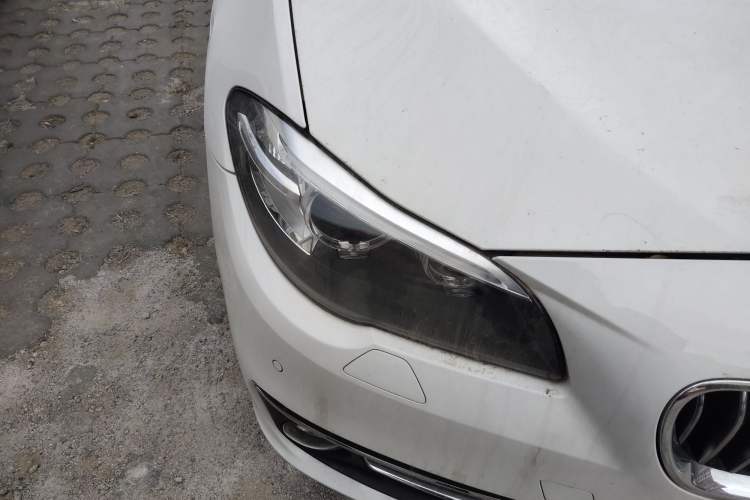 Used BMW 5 Series 2014 525Li Luxury Design Package Right Front Headlight