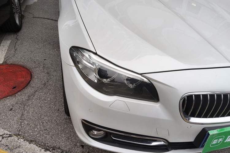 Used BMW 5 Series 2014 525Li Luxury Design Package Right Front Headlight