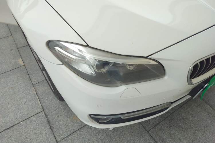 Used BMW 5 Series 2014 525Li Luxury Design Package Right Front Headlight
