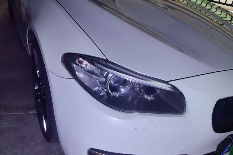 Used BMW 5 Series 2014 525Li Luxury Design Package Right Front Headlight