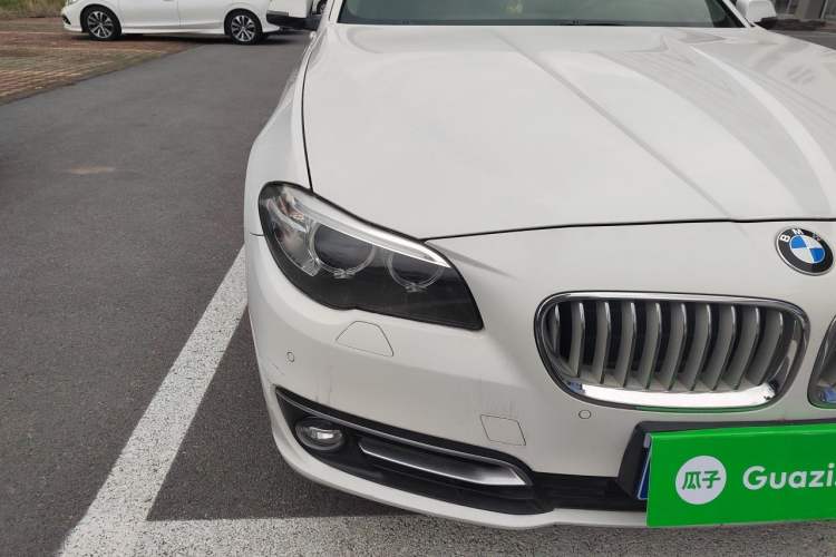 Used BMW 5 Series 2014 525Li Luxury Design Package Right Front Headlight