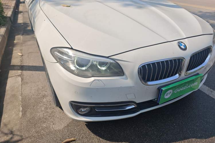 Used BMW 5 Series 2014 525Li Luxury Design Package Right Front Headlight
