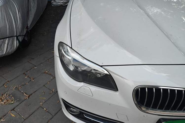 Used BMW 5 Series 2014 525Li Luxury Design Package Right Front Headlight