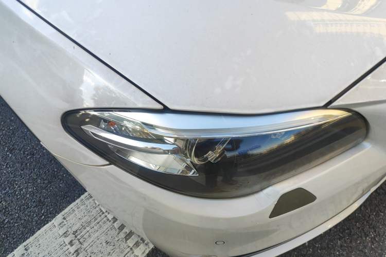 Used BMW 5 Series 2014 525Li Luxury Design Package Right Front Headlight
