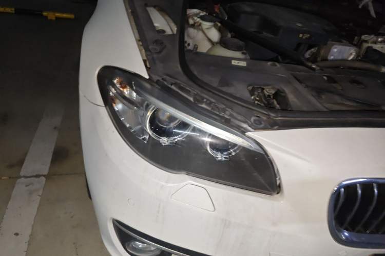 Used BMW 5 Series 2014 525Li Luxury Design Package Right Front Headlight